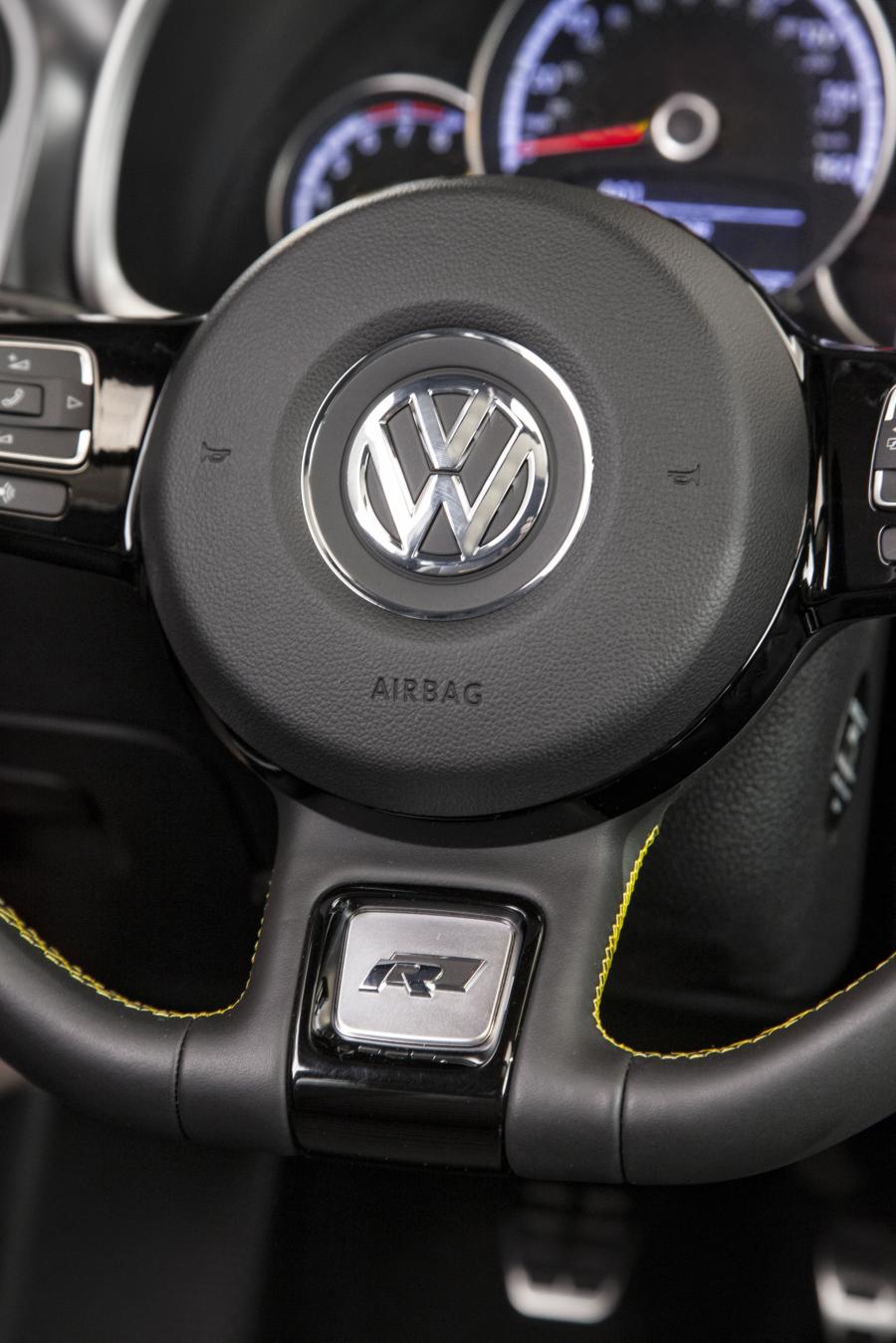  Volkswagen Beetle GSR Limited Edition 2013 года  (фото 6 из 26)